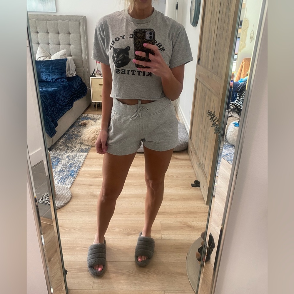 Lululemon sweat shorts size 6